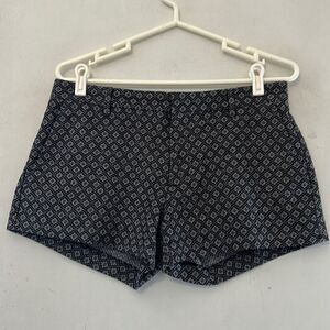 Banana Republic black gray diamond patterned 11” shorts Size 6